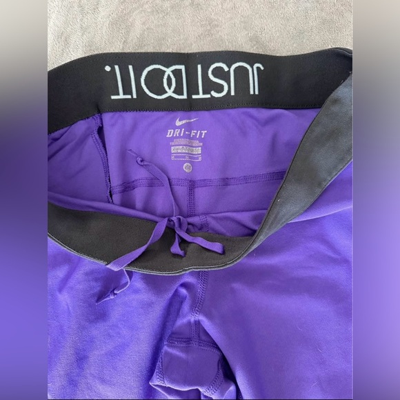 Women’s Nike Dri Fit Running capris. - Picture 5 of 10